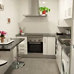 Apartamento En Centro Historico Con Garaje Propio Apartment *